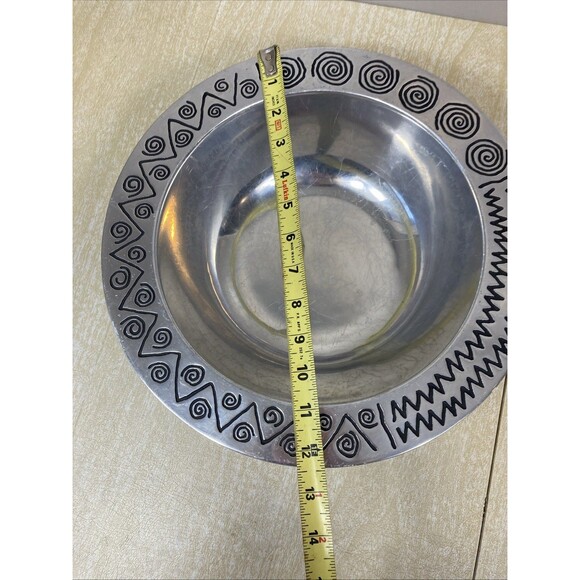 Wilton Armtale Pewter Reggae 12.5" Round Server Casserole Baking Dish - Picture 7 of 7